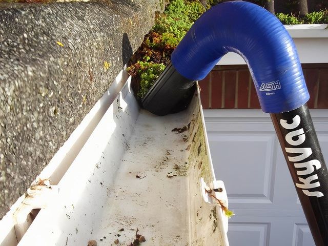 gutter-cleaning (5)-kireth-ai